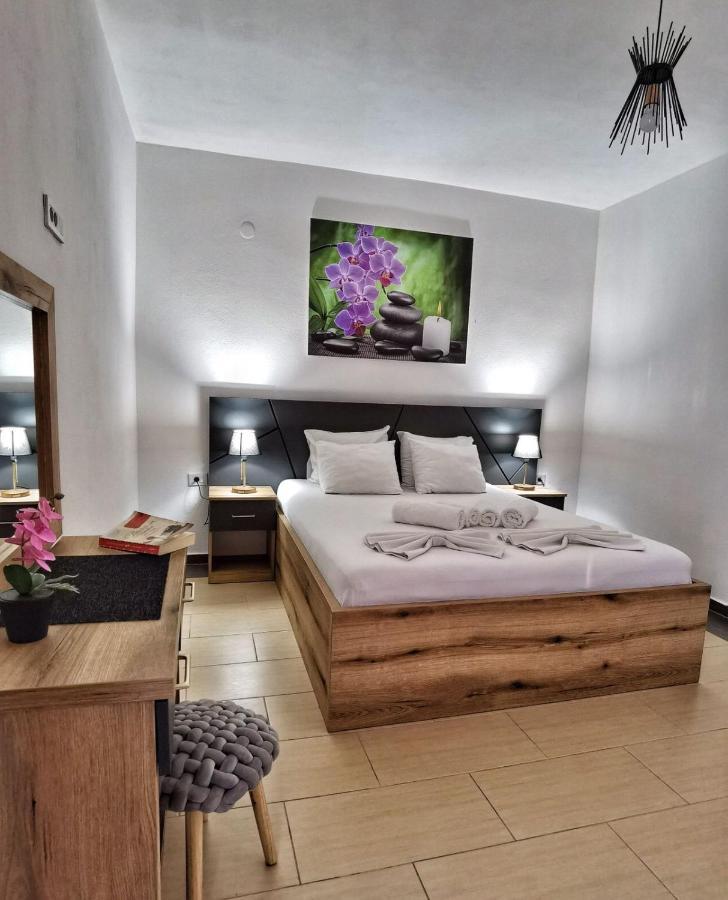 Md Apartments Ulcinj Esterno foto
