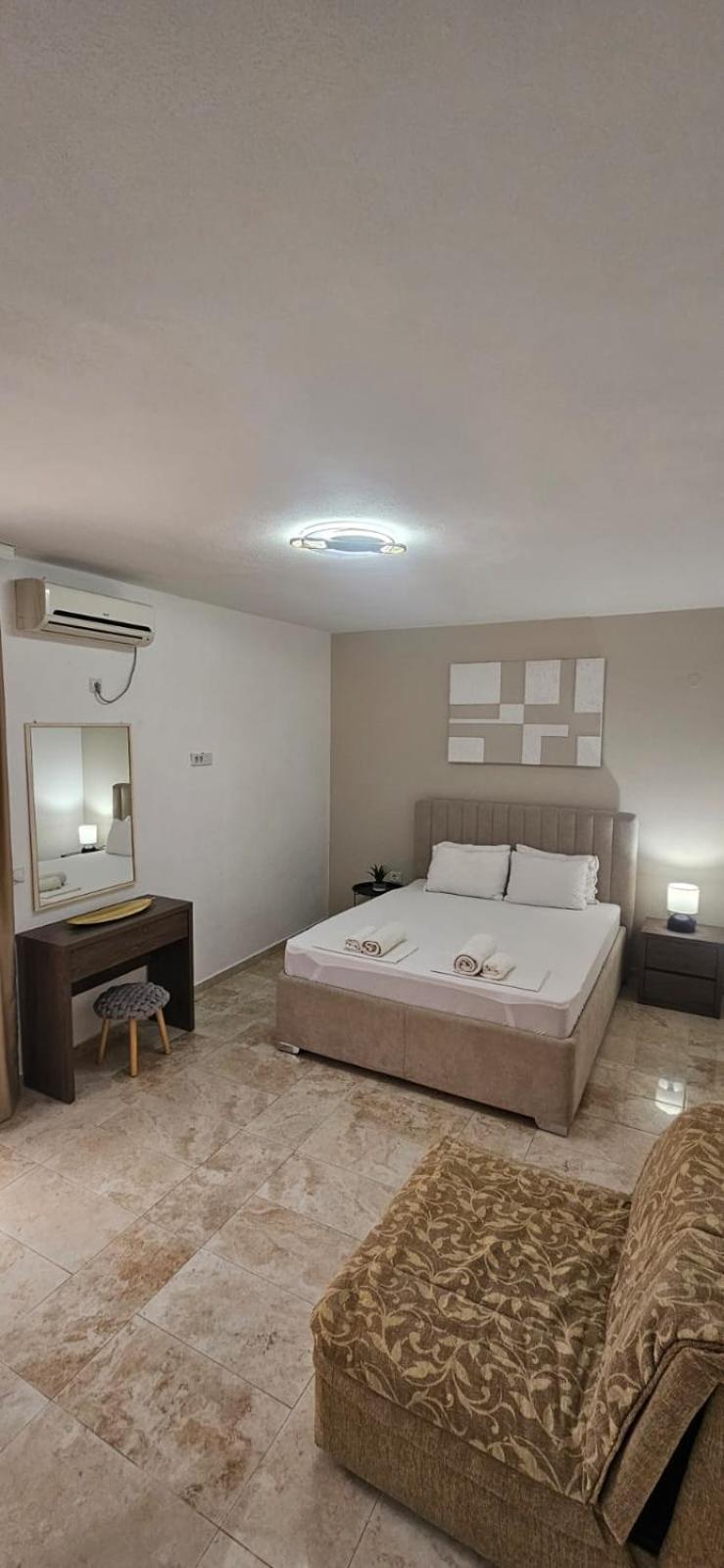 Md Apartments Ulcinj Esterno foto
