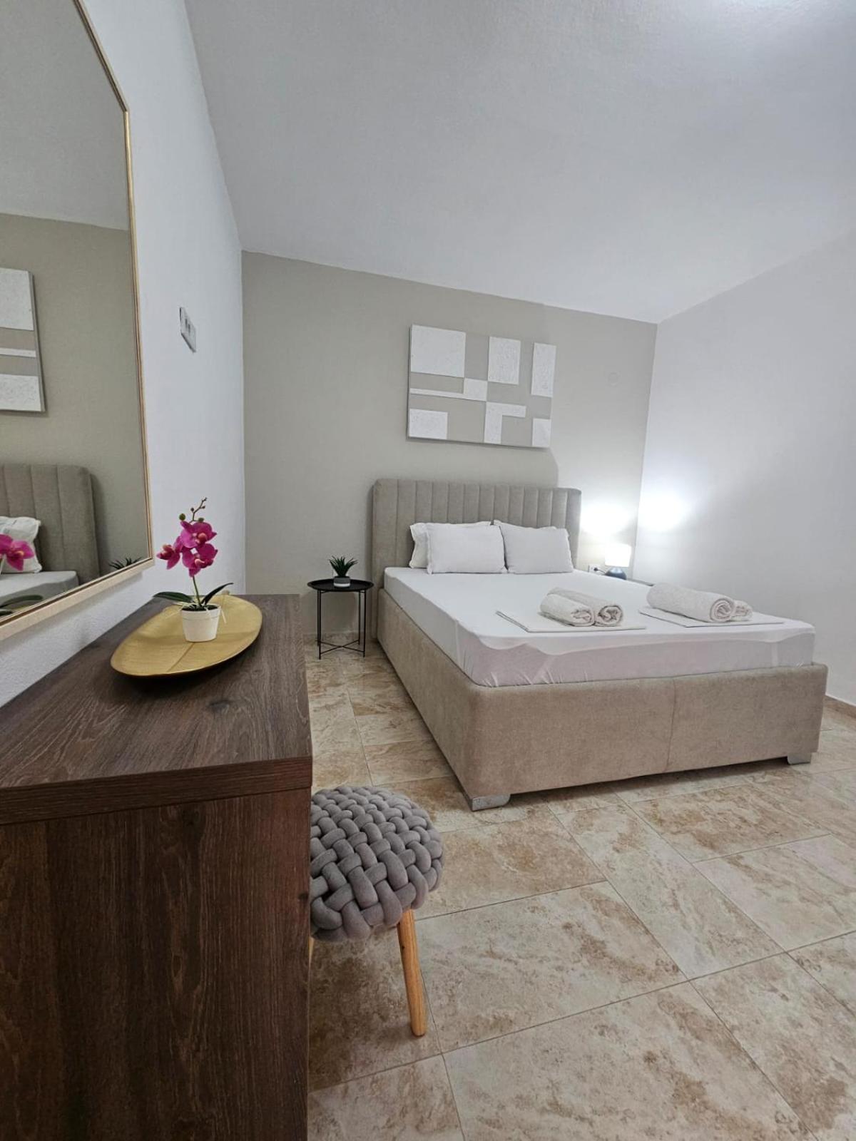 Md Apartments Ulcinj Esterno foto