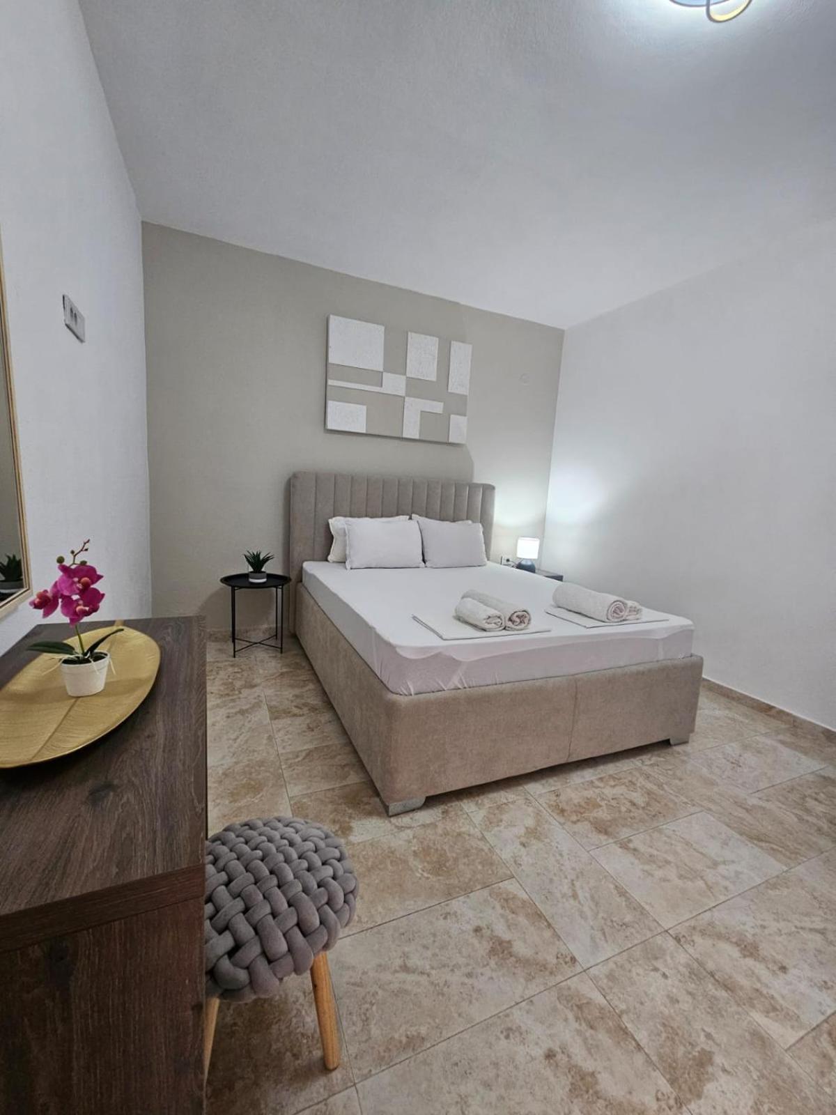 Md Apartments Ulcinj Esterno foto
