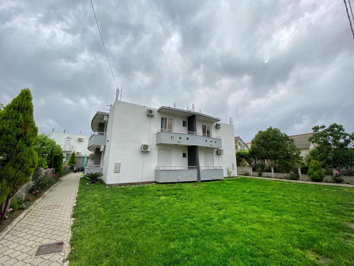Md Apartments Ulcinj Esterno foto